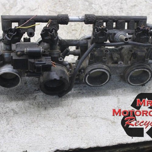 02-04 TRIUMPH DAYTONA 600 OEM MAIN FUEL INJECTORS / THROTTLE BODIES i4