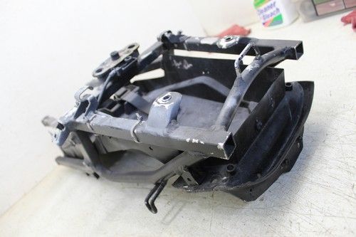 2001 SUZUKI GSXR600 OEM REAR SUBFRAME BACK SUB FRAME W BATTERY TRAY  G6